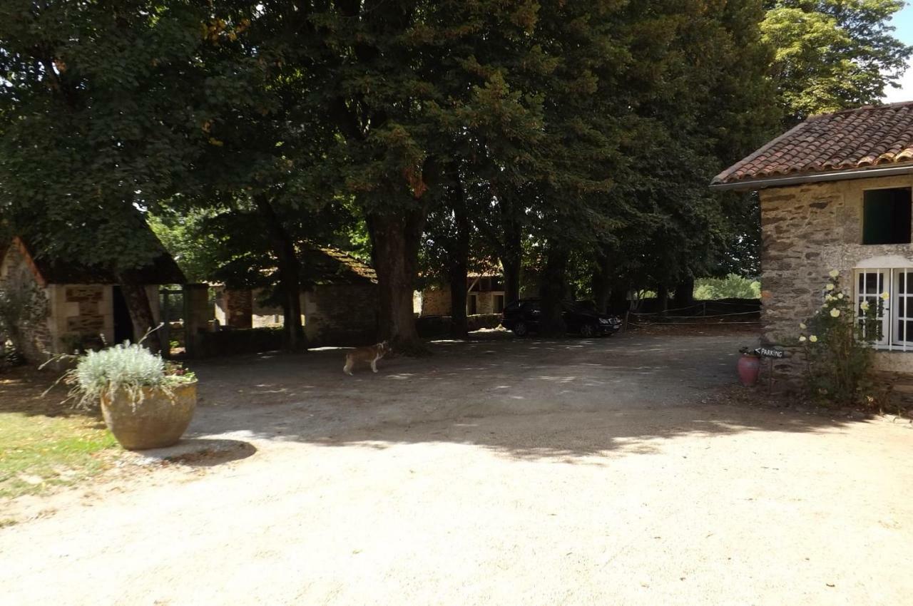 Domaine De Lalat - B&B With En-Suite Bathrooms All Rooms With Garden Views Montembœuf Екстериор снимка